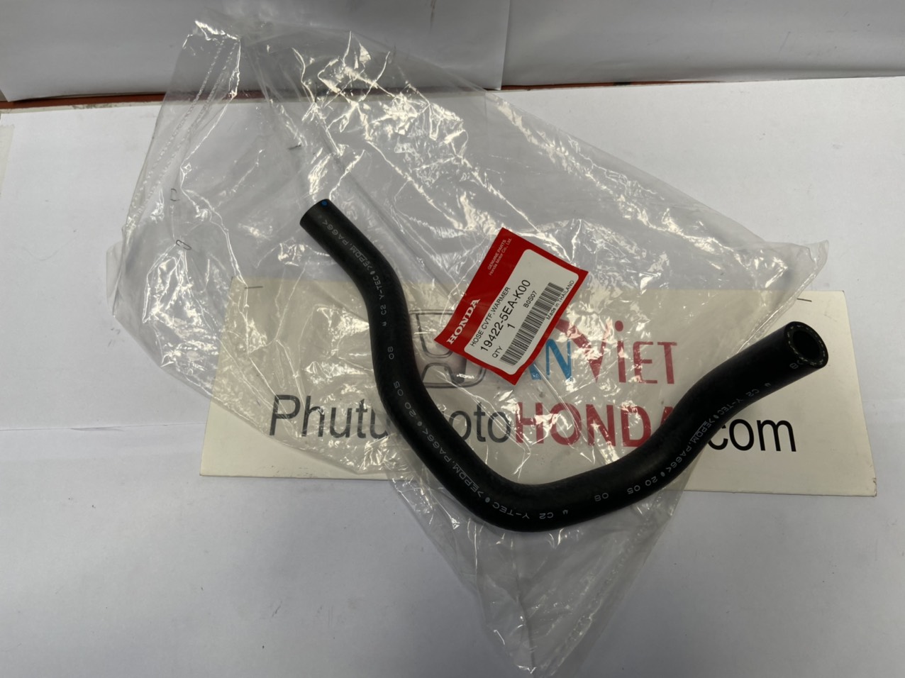 Ống cao su dẫn dầu két làm mát xe Honda Brio